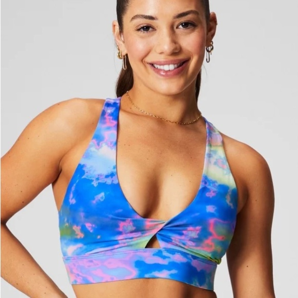 Fabletics Oasis Twist Sports Bra